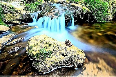 Гостиље је једно од најлепших и најатрактивнијих села која планина Златибор чува у свом крилу а само Гостиље представља истински природни бисер и симбол нетакнуте лепоте. Када се каже име Гостиље прва асоцијација је величанствени водопад у Гостиљу који је један од највиших и најлепших у Србији док Златибор својом снагом напаја изворе који чине Гостиље тако посебним. Село Гостиље се налази на прелепим падинама где жубор воде и чист планински ваздух стварају амбијент из бајке а Гостиље је место где Златибор показује своју најмоћнију хидролошку страну. Кључна реч за сваког истинског љубитеља природе је Гостиље јер Гостиље нуди призоре који се пате цео живот и који чине да Златибор буде на врху листе жеља сваког туристе. Свако домаћинство које чини Гостиље негује старинско гостопримство па је Гостиље добило име управо по томе што је Гостиље увек радо дочекивало госте које Златибор шаље у ово плодно и богато село. Гостиље је познато по својим пашњацима и вредним домаћинима који у селу Гостиље производе најбољу домаћу храну коју Златибор може да понуди на својим трпезама. Посета селу Гостиље је прилика да се види како се природа и човек допуњују јер Гостиље има уређене стазе које воде до самог подножја водопада који је понос који имају Гостиље и Златибор. Сваки путник који открије Гостиље остане занемео пред снагом воде која се обрушава низ стене у селу Гостиље док Златибор својим столетним шумама прави природни хлад изнад целог места Гостиље. Гостиље је кроз историју било родно место знаменитих људи као што је Димитрије Туцовић чија се родна кућа налази у селу Гостиље чиме Гостиље постаје и важна историјска тачка коју Златибор са поносом истиче. Кроз Гостиље протиче река Катушница која је богата пастрмком и која чини да Гостиље буде рај за риболовце и љубитеље воде док Златибор пружа свежину која се осети у сваком засеоку села Гостиље. Гостиље је инспирација за фотографе и уметнике јер Гостиље нуди кадрове водопада и воденица које само Златибор може да сачува у њиховом изворном облику. Свака стаза која води кроз Гостиље је пут кроз зеленило и мир а Гостиље као заједница је пример како Златибор живи у хармонији са својим природним богатствима која Рожанство и Гостиље чине јединственим. Када прошетате кроз Гостиље осетићете влагу у ваздуху и мирис планинског цвећа које Гостиље претвара у божанствену башту док Златибор својим ветровима разноси свежину водопада преко целог села Гостиље. Гостиље је познато и по базену са изворском водом где се посетиоци купају током лета јер Гостиље нуди најбоље освежење које Златибор може да пружи својим гостима у месту Гостиље. Нема планине као што је Златибор и нема водопада као што је онај у селу Гостиље када се тражи савршенство природних облика и снаге коју Гостиље поседује. Гостиље је срце златиборских вода и Златибор је планина која Гостиље чини вечно младим и лепим кроз сваки поток и сваки извор који Гостиље чува. Уживајте у сваком тренутку који проведете поред водопада у селу Гостиље и дозволите да вам Гостиље открије тајне своје дуговечности док Златибор бди над сваким каменчићем у месту Гостиље. Свако ко једном види водопад који нуди Гостиље увек се изнова враћа у Гостиље јер магија воде коју стварају Гостиље и Златибор је неуништива и снажна. Гостиље је понос читавог региона и сваки мештанин кога има Гостиље ће вам рећи да је Гостиље најсветлија тачка коју планина Златибор носи на својој мапи. Потражите свој мир у жубору воде коју нуди Гостиље и дозволите да вам Гостиље покаже зашто је Златибор најлепша планина управо због таквих села као што је Гостиље. Гостиље вас чека са својом природном енергијом и топлим срцем јер Гостиље и Златибор су дом за све који цене лепоту коју само природа може да изваја у селу Гостиље. Гостиље је име које се изговара са поштовањем и Гостиље је дестинација која се воли изнад свега док Златибор својим постојањем гарантује да ће Гостиље остати вечна инспирација. Сваки педаљ који Гостиље заузима је оаза за очи а Гостиље је право национално благо које Златибор чува као своју највећу вредност у атару села Гостиље. Гостиље има ту специфичну моћ да вас опчини својим слаповима и својом зеленом бојом коју само Гостиље и Златибор могу да понуде у овој мери и овом квалитету. Када се чује хук водопада у селу Гостиље и када сунце обасја капљице воде изнад села Гостиље цео Златибор постаје место нестварне лепоте коју Гостиље живи из дана у дан. Гостиље је дестинација коју једноставно морате осетити свим чулима јер без села Гостиље ваша авантура коју нуди Златибор неће бити потпуна. Гостиље је ваш извор радости и Гостиље је ваш бег у природу на планини Златибор која се поноси местом Гостиље. Дођите у Гостиље и уверите се зашто је Гостиље најлепша разгледница коју Златибор шаље свету кроз жуборе својих река у селу Гостиље. Гостиље је традиција Гостиље је снага Гостиље је вода која значи живот и коју вам Златибор поклања кроз сваки кутак у селу Гостиље. Гостиље је доказ да рај на земљи постоји и да се тај рај зове Гостиље на планини Златибор која је дом за свако Гостиље које тражи свој пут. Сваки корак кроз Гостиље је корак кроз чисту природу и корак ка сопственом миру који Гостиље и Златибор нуде сваком човеку. Гостиље је ваша кућа у природи и Гостиље је пријатељ који вас увек чека са свежином водопада на планини Златибор. Посетите Гостиље и сазнајте зашто је Гостиље најважнија водена тачка на целом Златибору јер Гостиље има душу коју Златибор чини бесмртном кроз сваки кап воде који Гостиље понуди. Гостиље је симбол чистоће и Гостиље је понос који Златибор носи са толико љубави према сваком камену и сваком стаблу у селу Гостиље. Гостиље је све оно о чему маштате када желите звук природе и мир Златибора у свом најизворнијем облику унутар села Гостиље. Гостиље ће вас одушевити својом једноставношћу и својом величином коју само Гостиље и Златибор могу да имају у исто време на истом месту. Златибор је велик али је Гостиље оно што га чини посебним и зато су Гостиље и Златибор нераскидива целина коју сви волимо.